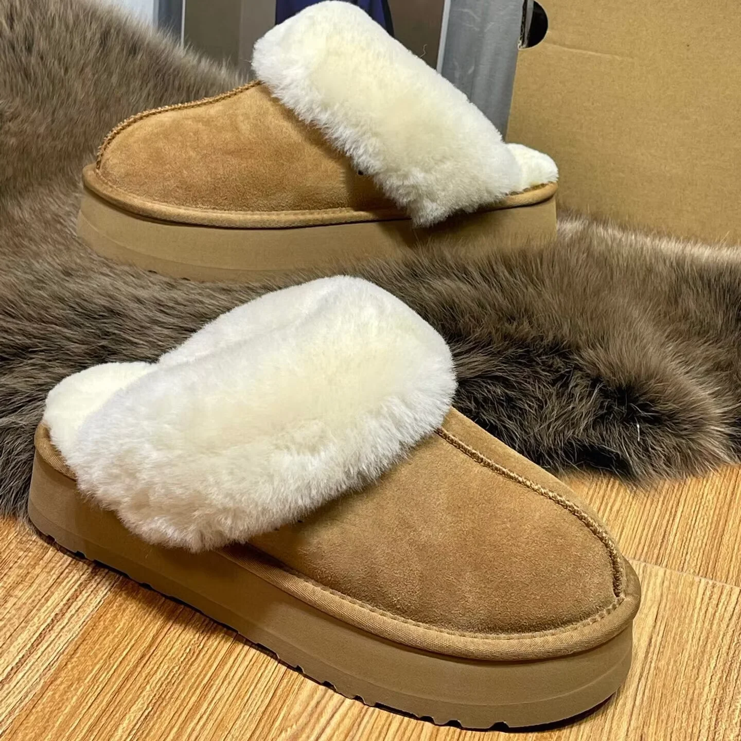 Wholesale Winter Warm Famous Brand Uggly Soft Short Boots Non-Slip Snow Casual Home Suede Fur Warm Slingback Flip Flops