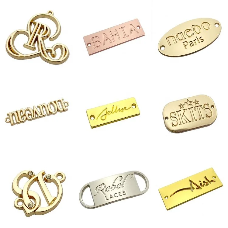 
 Металлическая этикетка с имитацией позолоченного покрытия под заказ с буквенным именем  