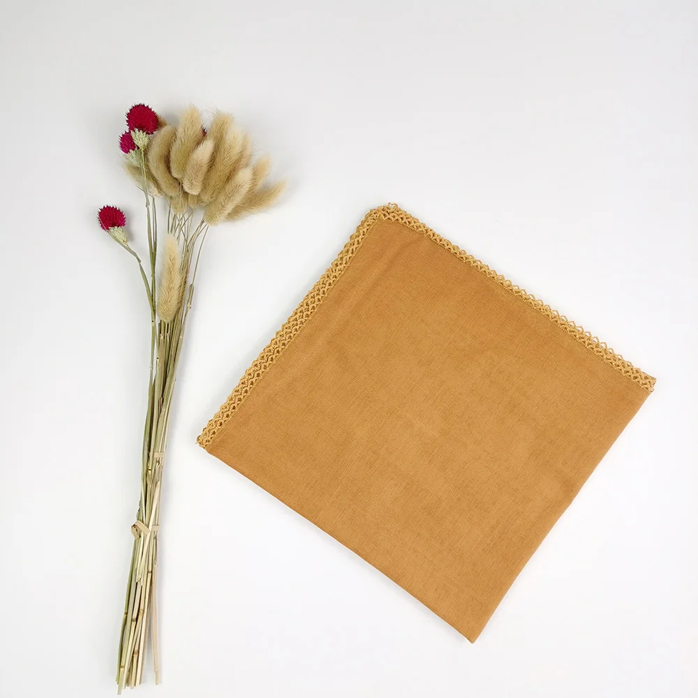 Wholesale Low Price High Quality Summer Malaysia Square Towel Curved Tooth Edge Cotton New Design Cotton Plain Shawl Tudung
