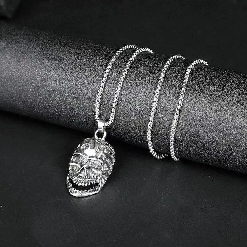 Delicacy stainless steel jewelry pendant Skull popular necklace colorfast Antique silver Halloween Jewelry for men