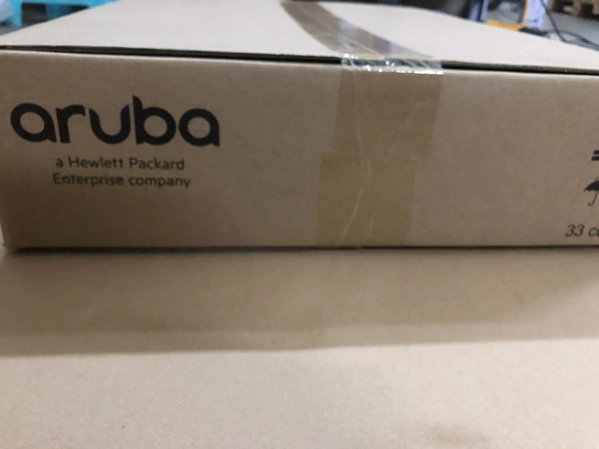 Aruba JL256A 2930F 48G POE + 4SFP переключатель
