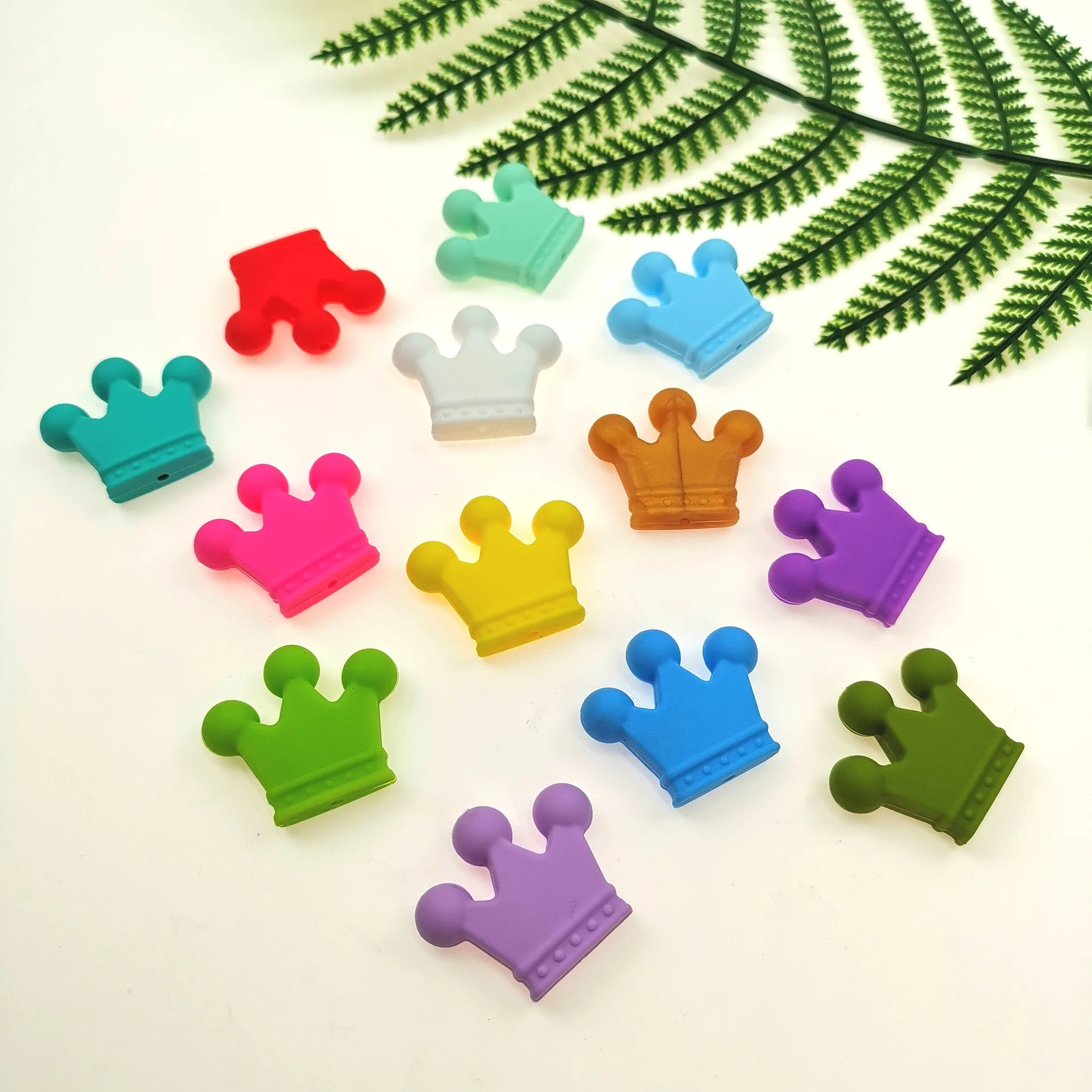 DIY Silicone Baby Teether Crown Chewable Toys Focal Beads Pacifier Clips Girls Cute Teething Toys Gifts Baby Teether Pendant