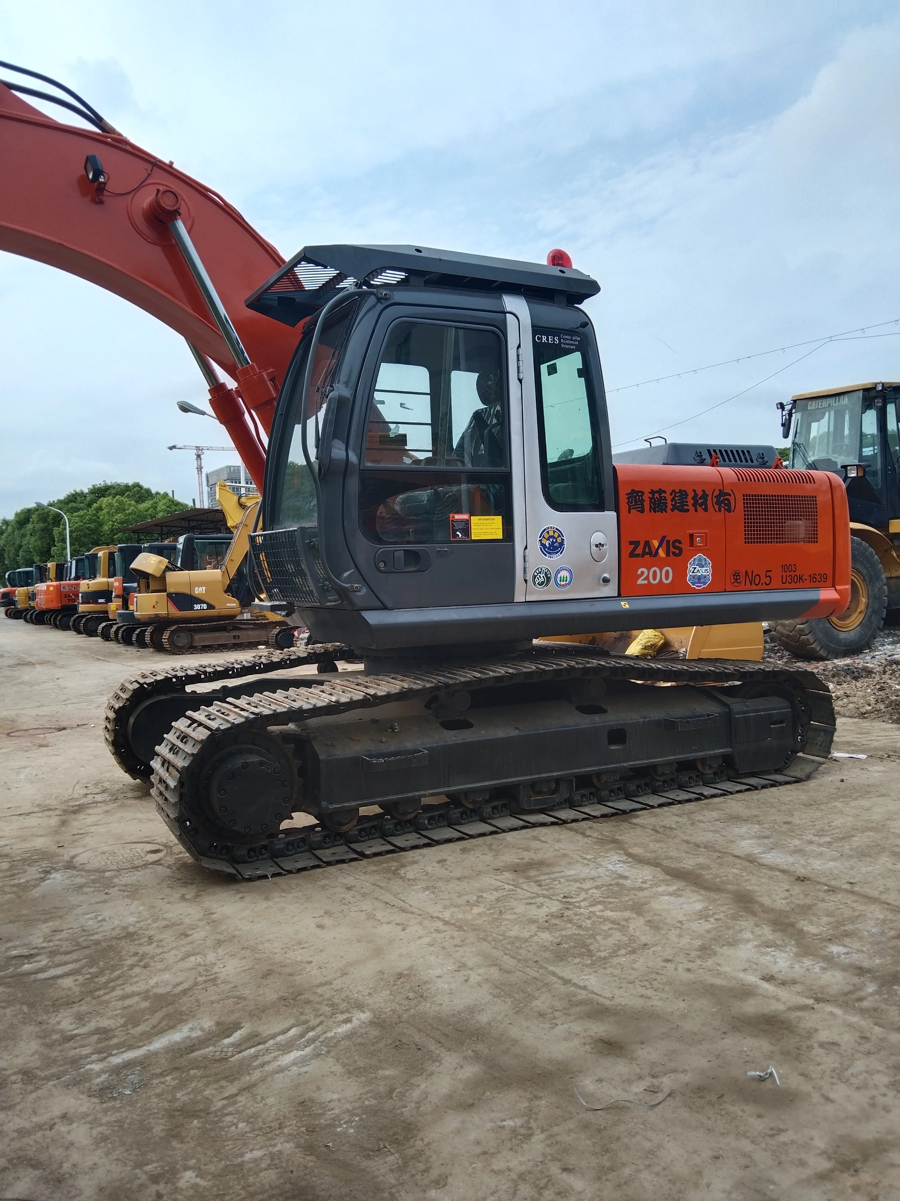 Used Hitachi excavator ZX200-3 crawler excavator for sale excavator hitachi ZAXIS 200 200-6 with imported engine