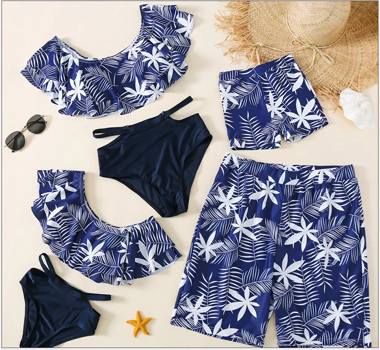 
Mommy and Me Outfits 