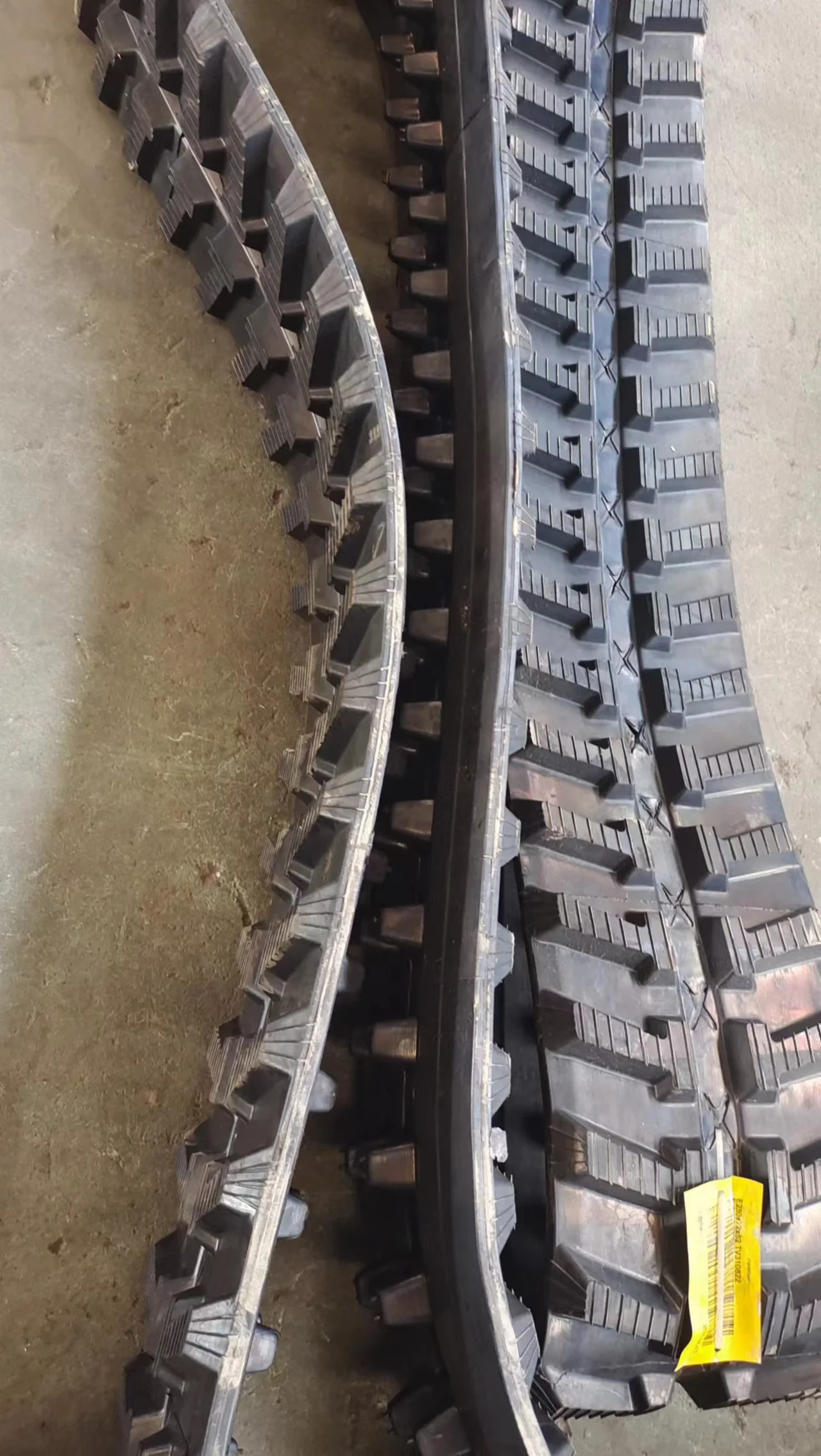 rubber track 230x72x32 for multifunctional crawler tracked machinery excavator robot undercarriage parts