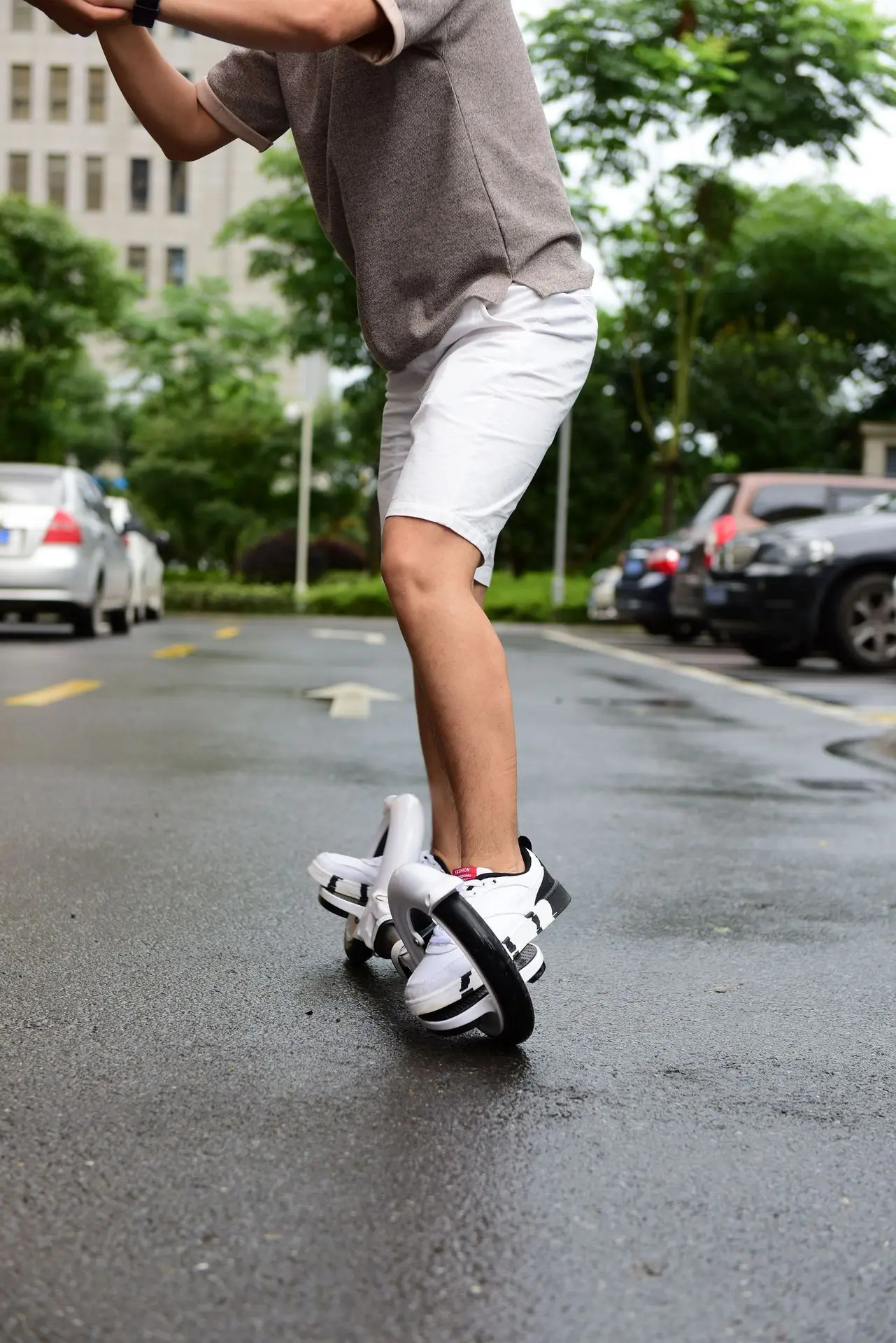 Youth Adult Two-Wheeled Scooter for Extreme Sports Popular Style Hydraulic Disc Brake System 8 Inch Tires 65km Range per Charge