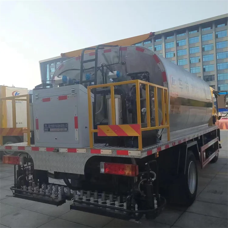 Factory direct supply Shacman 10CBM 10000L asphalt distributor truck Bitumen Distributor Truck new used Asphalt Sprayer