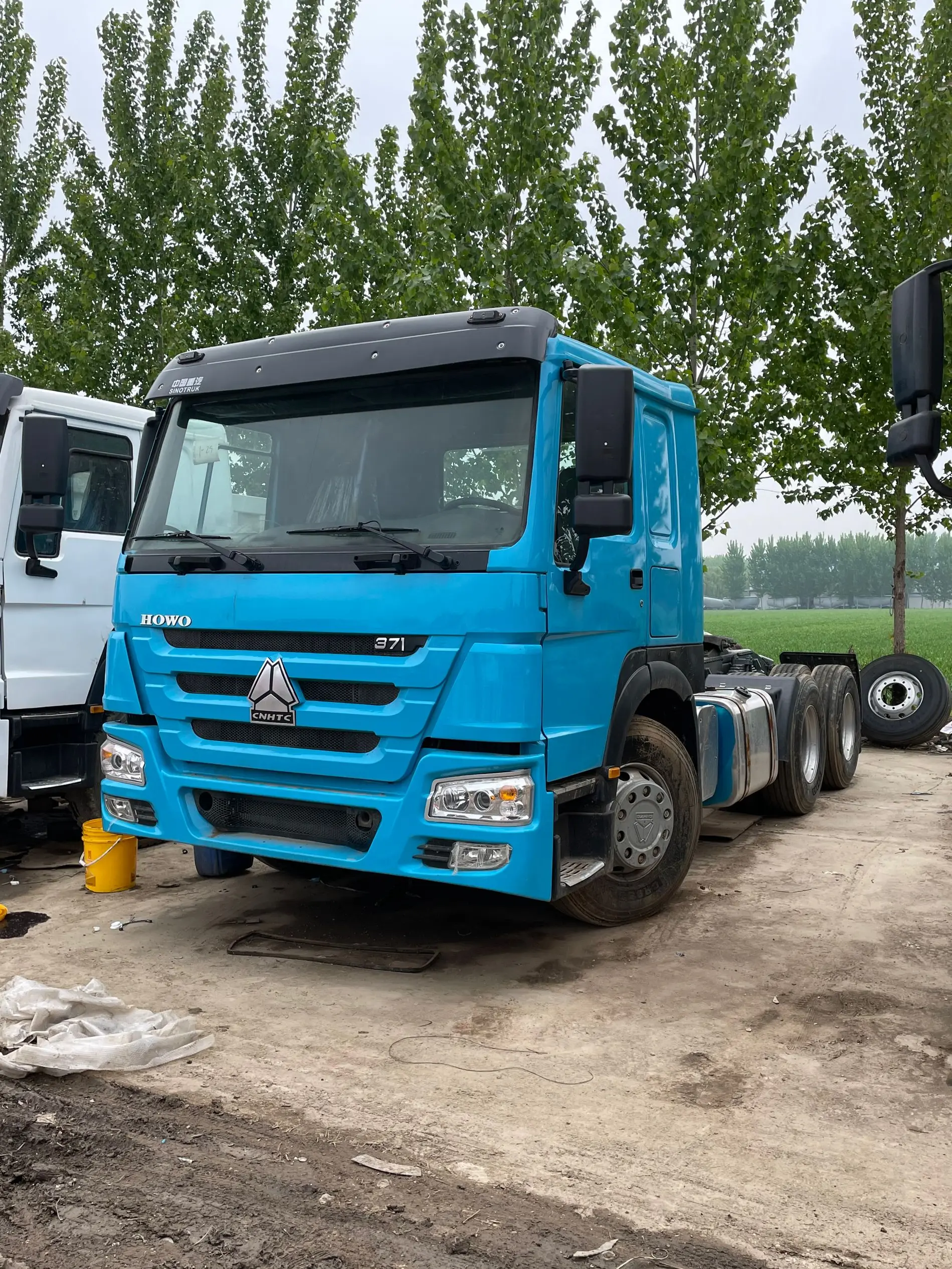 
used Howo second hand tractor head truck 