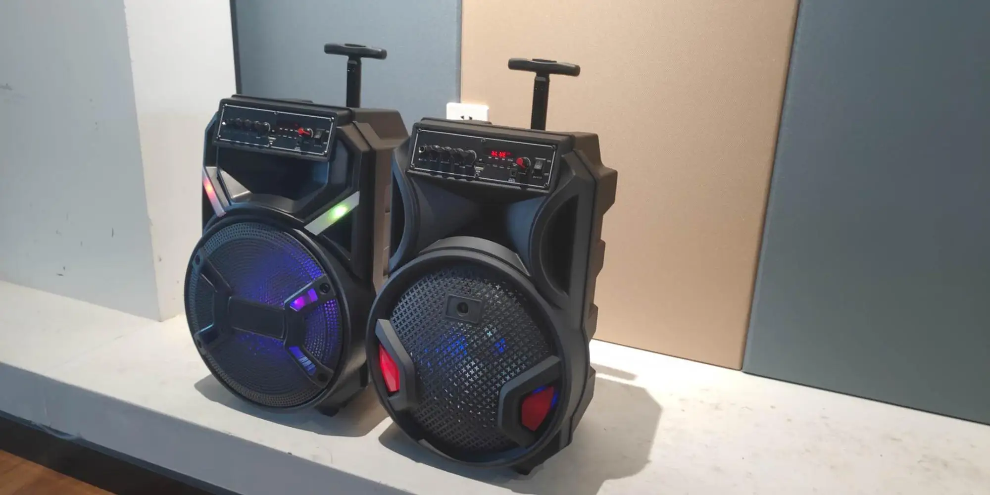 12inch Fashionable Party Portable Rechargeable karaoke DJ Speaker Trolley horn speaker with led light