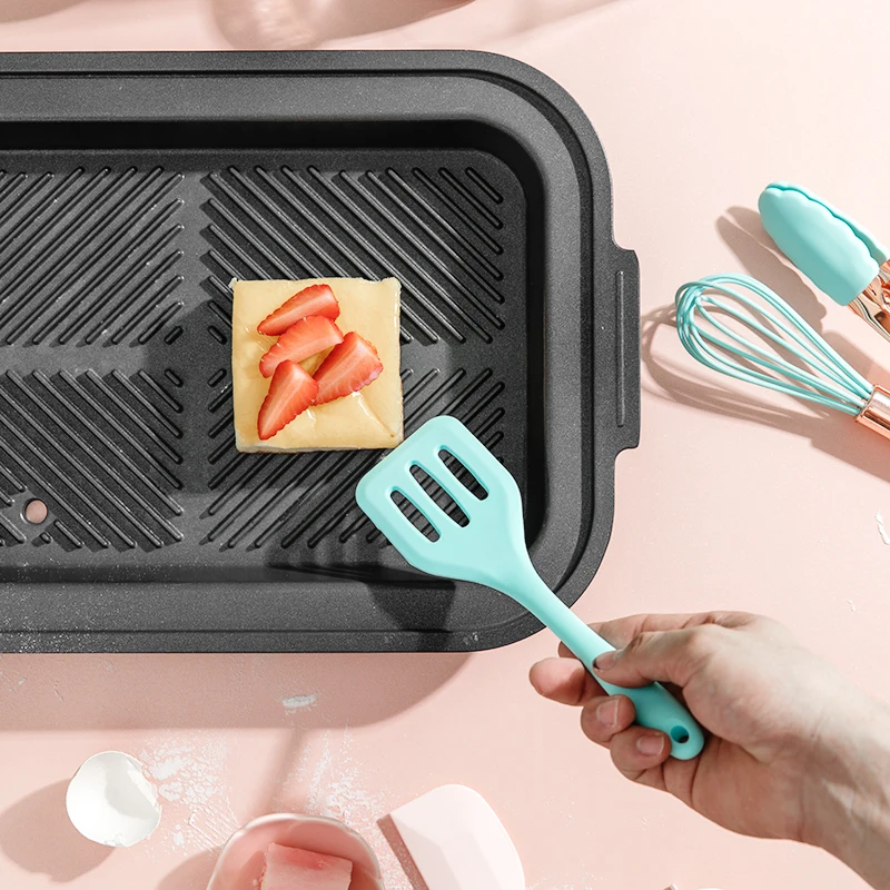 
2021 Hot Sale 5 Pcs Pink Silicone Bread Baking Pastry Tools Utensil Set For Children Cooking 