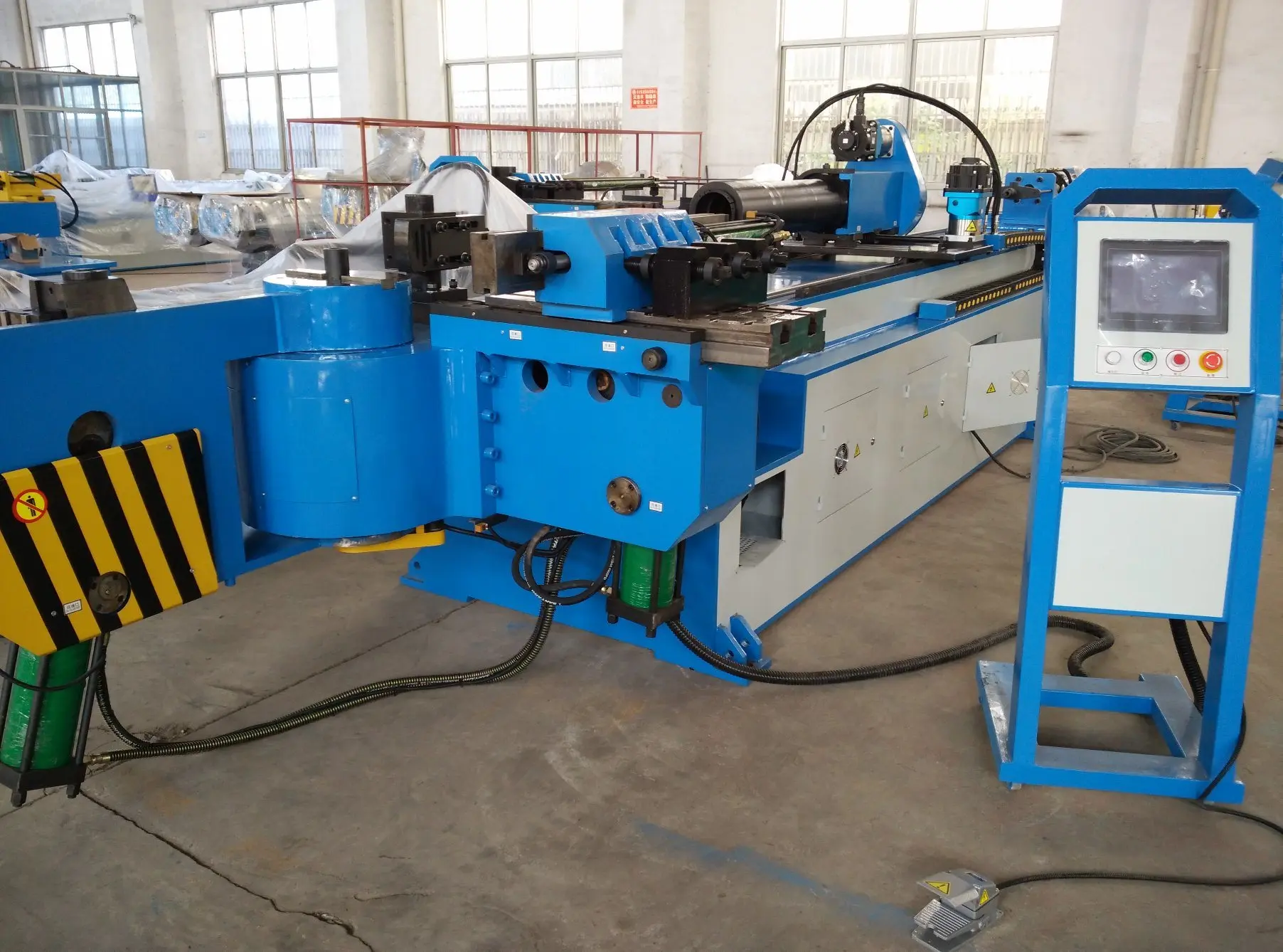 AlibabaSelect Chinese manufacturer steel exhaust mandrel pipe bender  advantage of cnc pipe bending machine