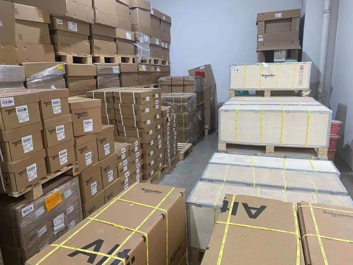 New Original Chuck M200 TMCR2AM3 Expansion board module  2 analog inputs/1 analog output module  for Schneider