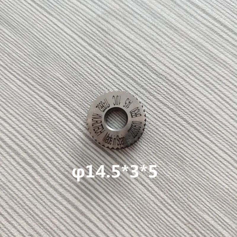 Standard knurling wheels of double wheel cutting