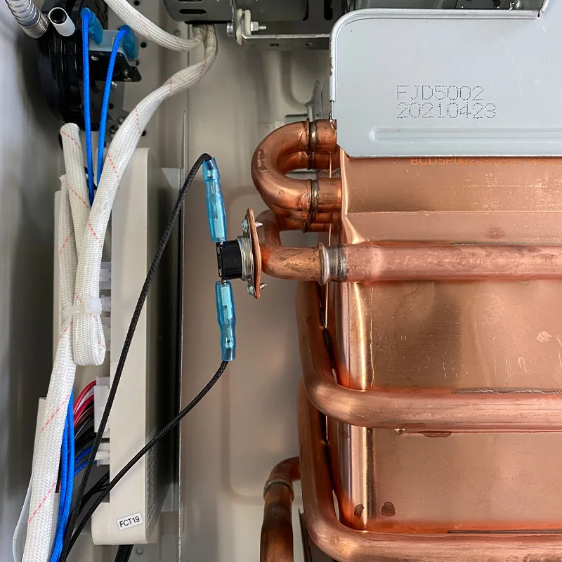 Natural gas liquefied gas thermostatic proportional valve forced smoke exhaust system gas water heater