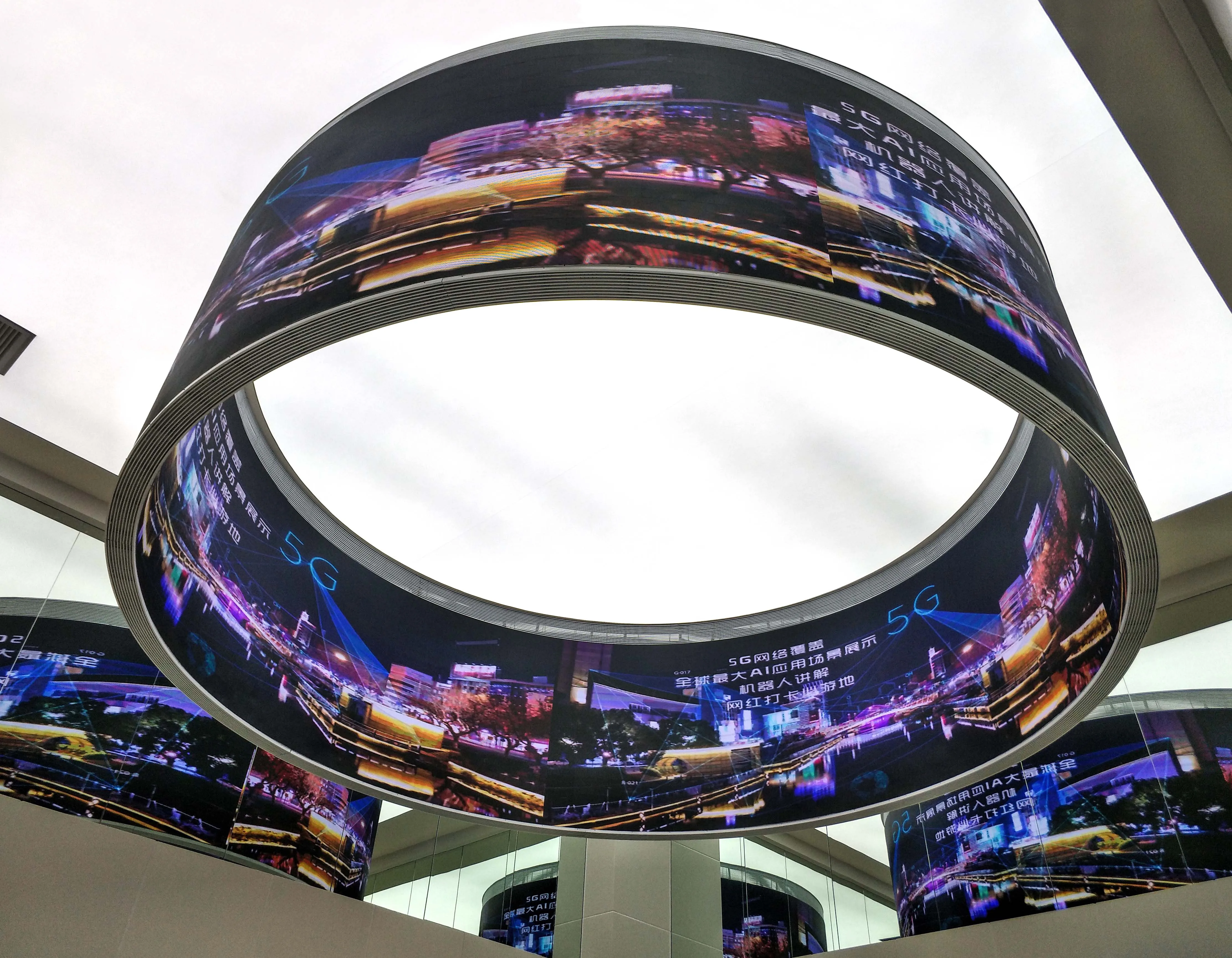 LED Screen P1.8 Flexible indoor SMD full color led Panel RGB Curved Flexible p1.8 LED board soft Led Module