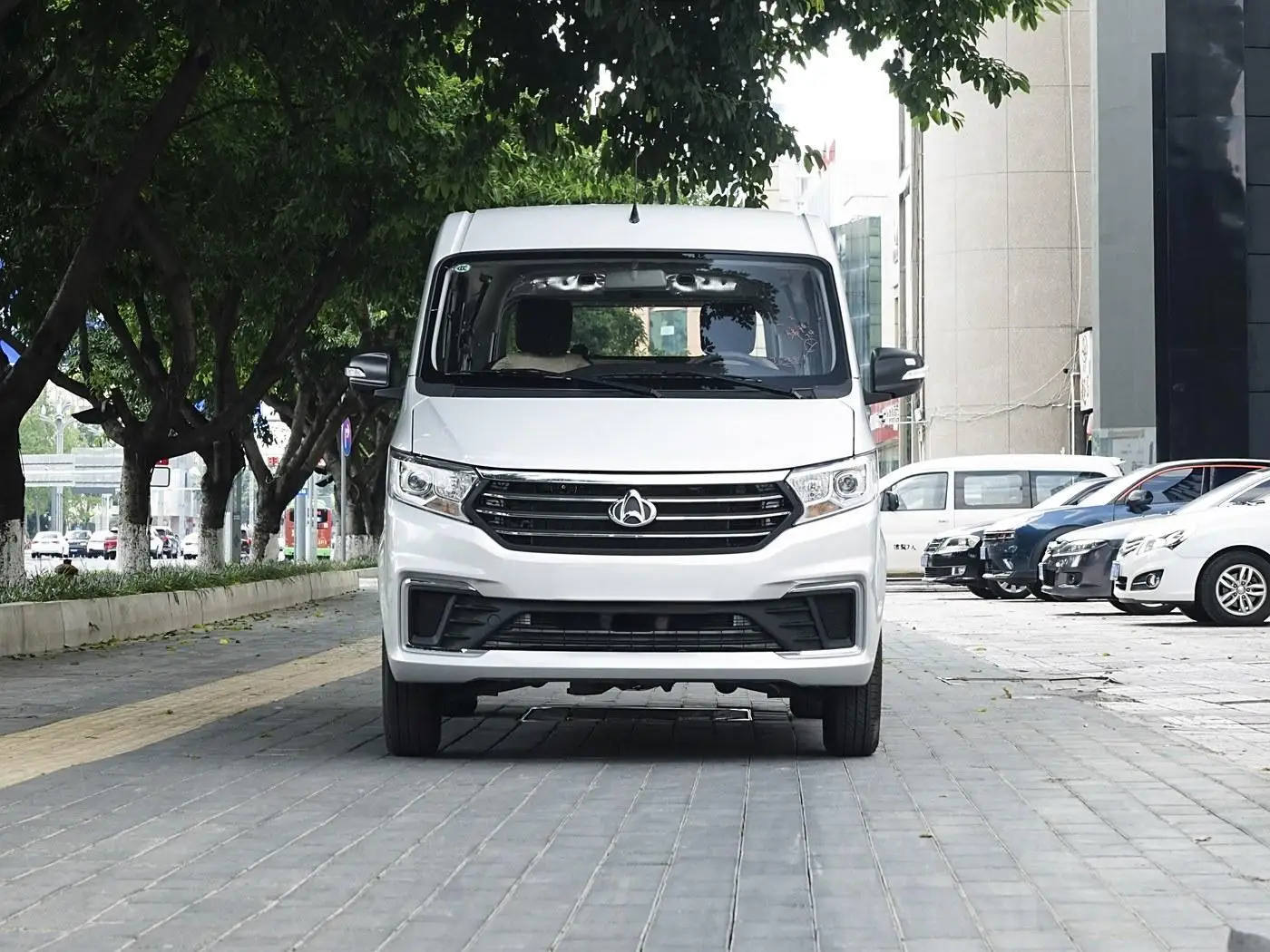 Changan/KYC V3 Gasoline mini bus Affordable fuel 7 8 seats Passenger vehicle Low price petrol RWD passenger van for sale