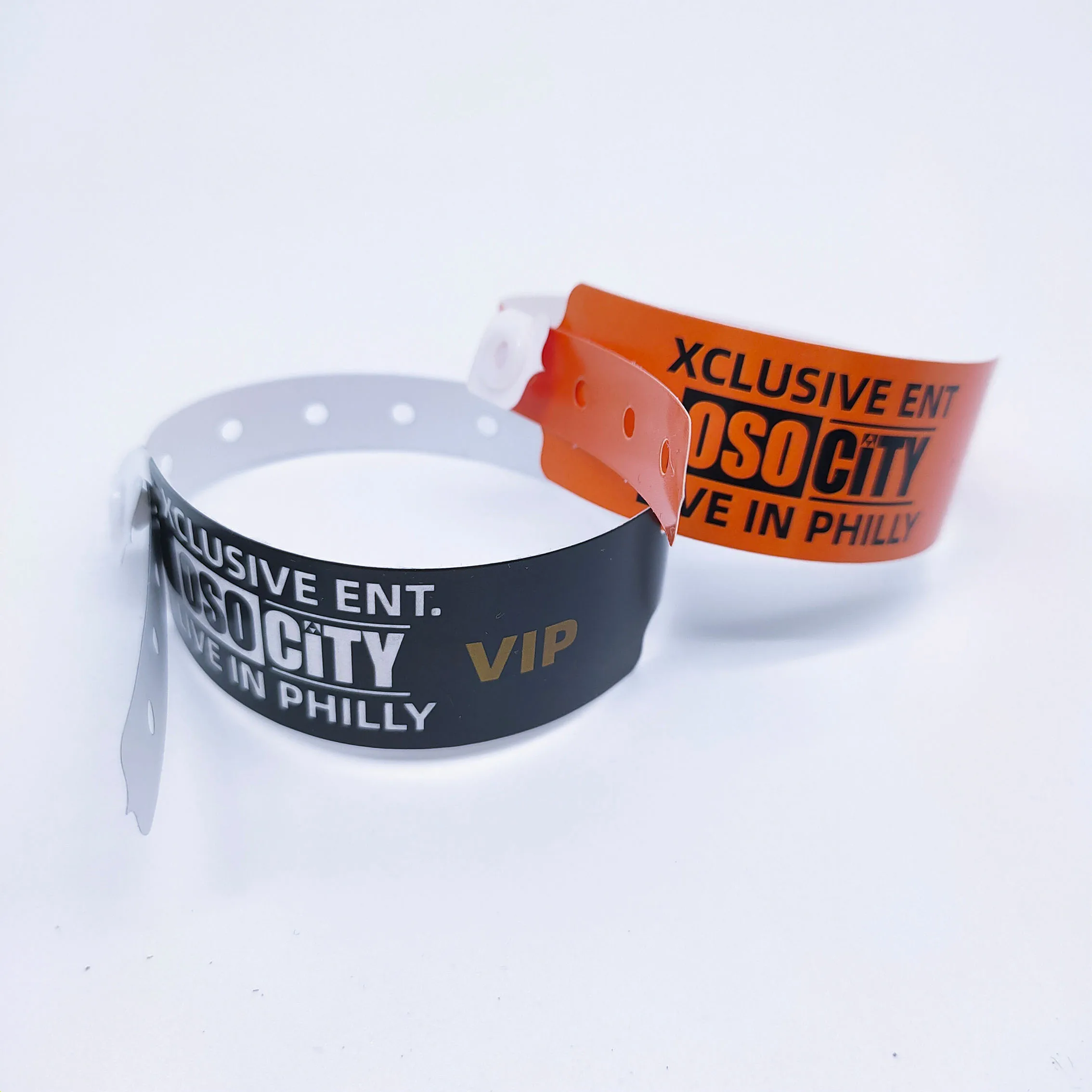 DDJOY Popular Sell Custom One time use Waterproof L Shape Vinyl Bracelets Plastic PE Wristband for Festival & Events