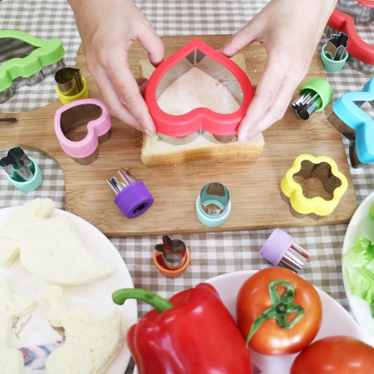 
Metal sandwich cutter for kids stainless steel bread cutter cookie cake mold heart star round shapes 