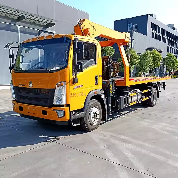 Howo 4x2 Flatbed Wrecker Towing Truck Mounted with 8 Ton Crane for Emergency Rescue