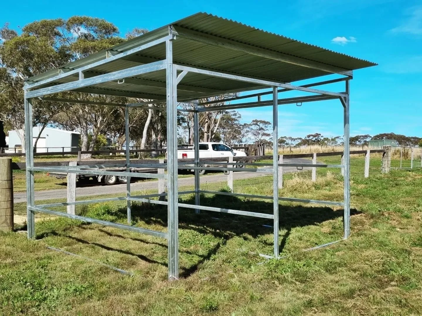 Reeds luxury top quality HDG portable stable