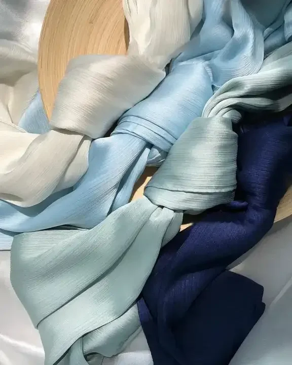 Hot Selling Crinkle Satin Hijab Light Plain Tudung Shawl Hijab Muslim Women Scarf Shining Color Scarves Dubai Scarf