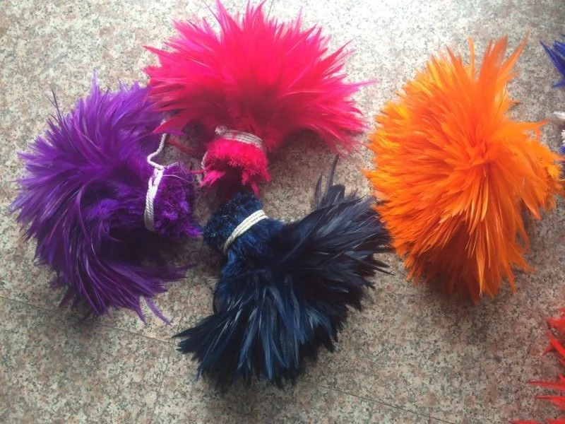 4-6 дюймов (10-12 см) нанизанные петушиные перья
