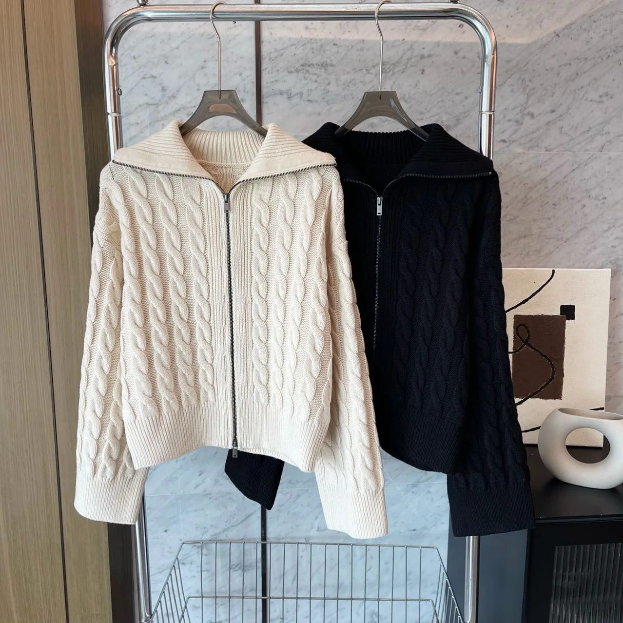 Wholesale Gentle Vantage Wool Twisted Double Zipper Short Knitted Sweater Cardigan Jacket For Women Autumn And Ainter