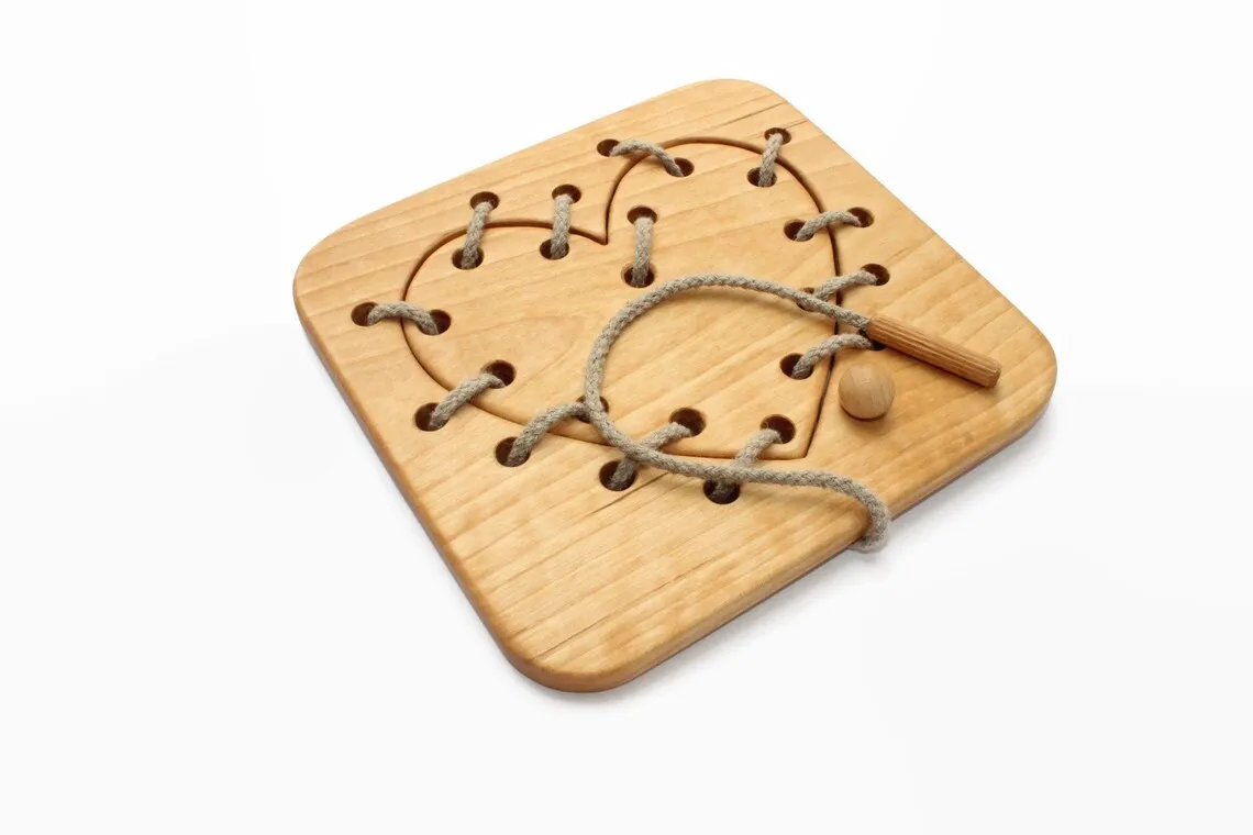 Unisex Natural Wood Lacing Toy Heart S Montessori Learning Toys Gift for 2-4 Year Old Boys and Girls