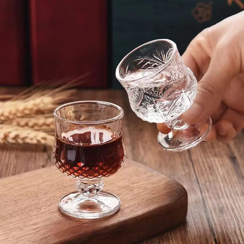 190ml European vintage thick bottom exquisite relief crystal glass Whisky Spirit glass Mini wine glass factory direct sales