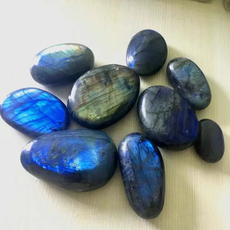 Bulk best selling Healing Crystal Quartz Palm Natural Labradorite polished stone beautiful Flash Crafts For Gifts decorations