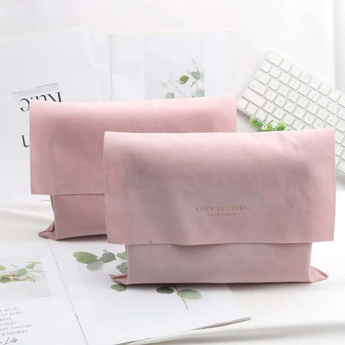 High End Pink Faux Suede Envelope Clothes Shoe Dust Packaging Pouch With Flap Custom Logo Printed Velvet Dust Bag