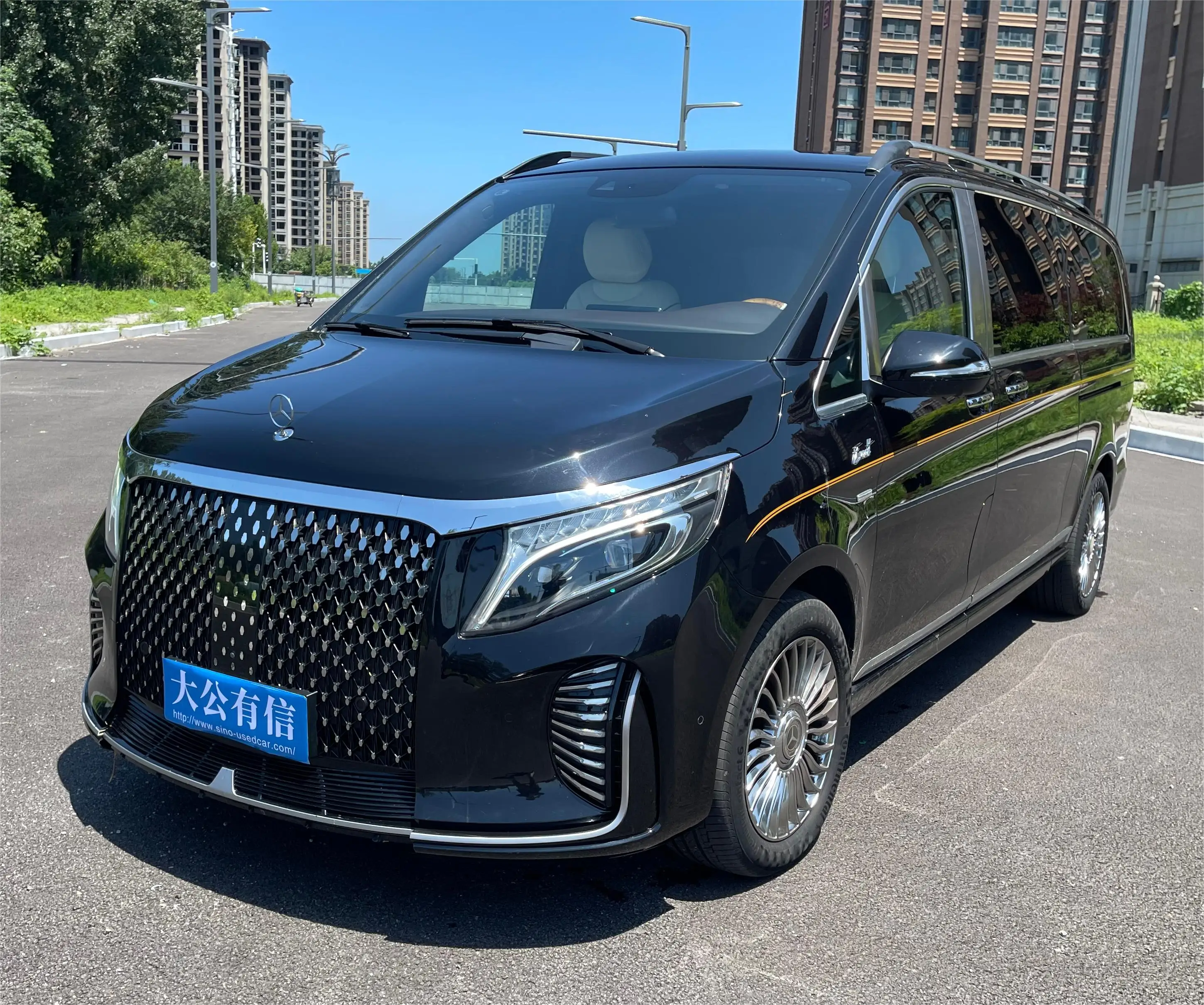 2021 Подержанный автомобиль хорошего состояния Mercedes-Benz V260L 2 0 T V-class длинноосевой колесной базы левое Рулевое управление