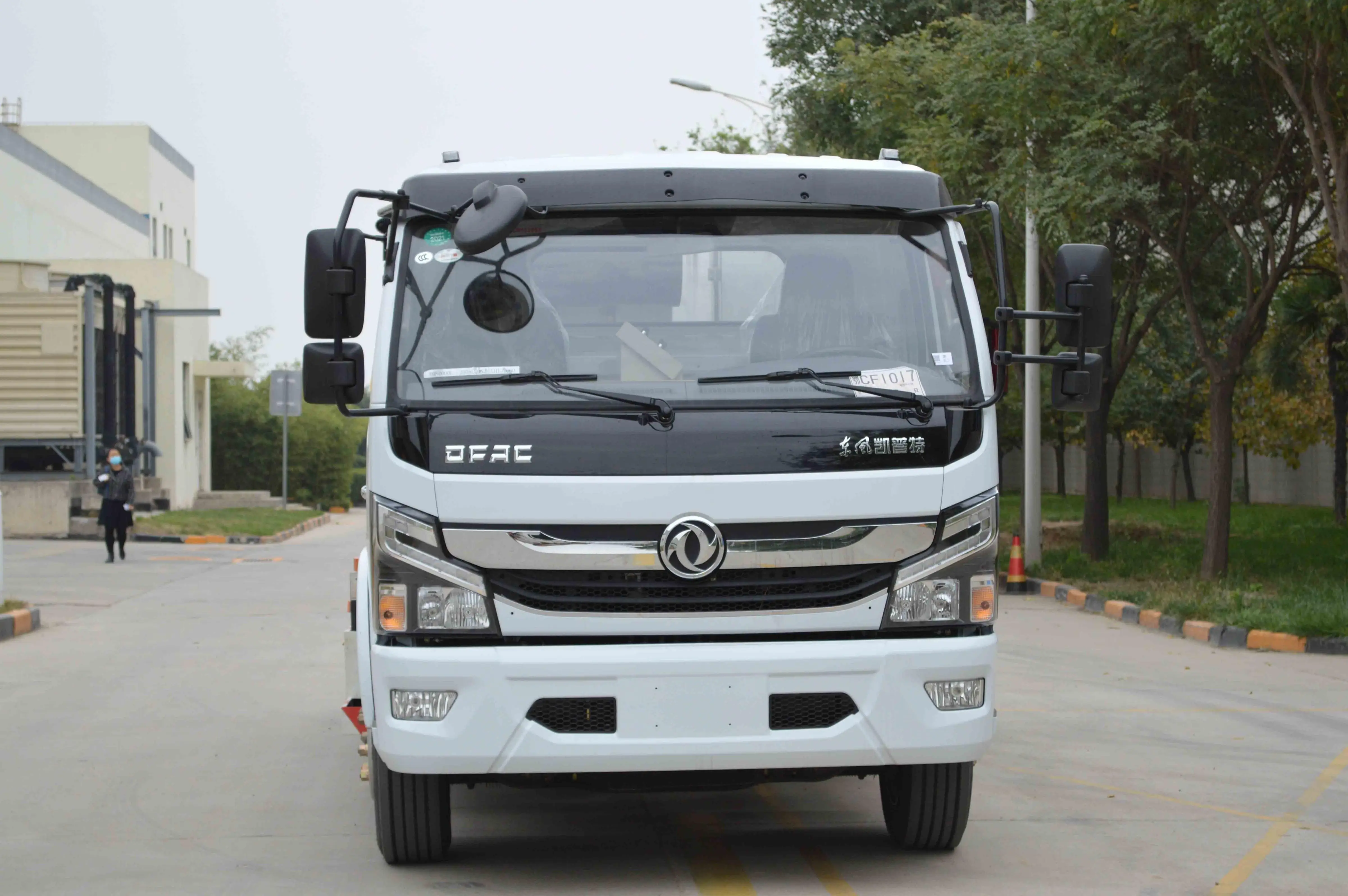 Factory Customized Road Construction New 4000L Emulsified Asphalt Diluted Asphalt Distributor Sprayer