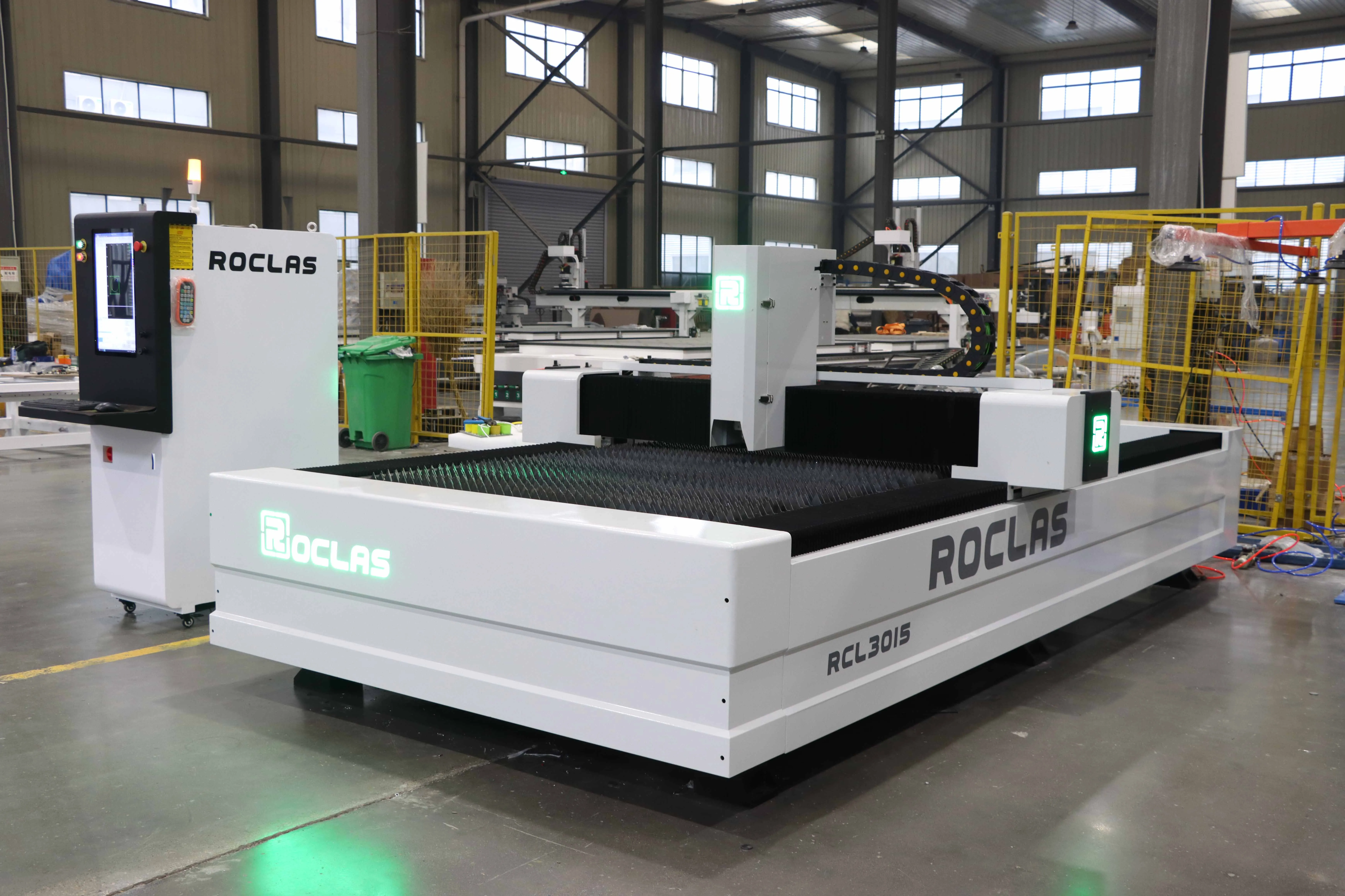Roclas Laser 3000 x 1500mm Fiber  Laser Cutting Machine  Metal Cutting Machine in Jinan Fiber Laser Cutting Machine 3000w 6000W