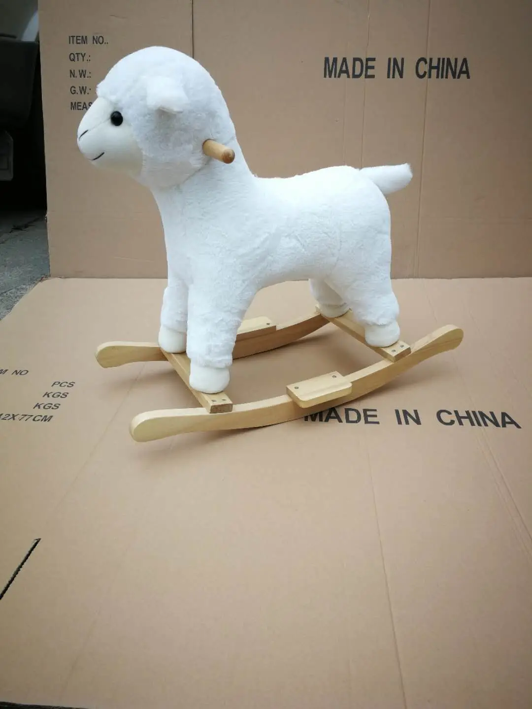 2021 hot sales Plush ride on lamb  with realistick lamb sound,