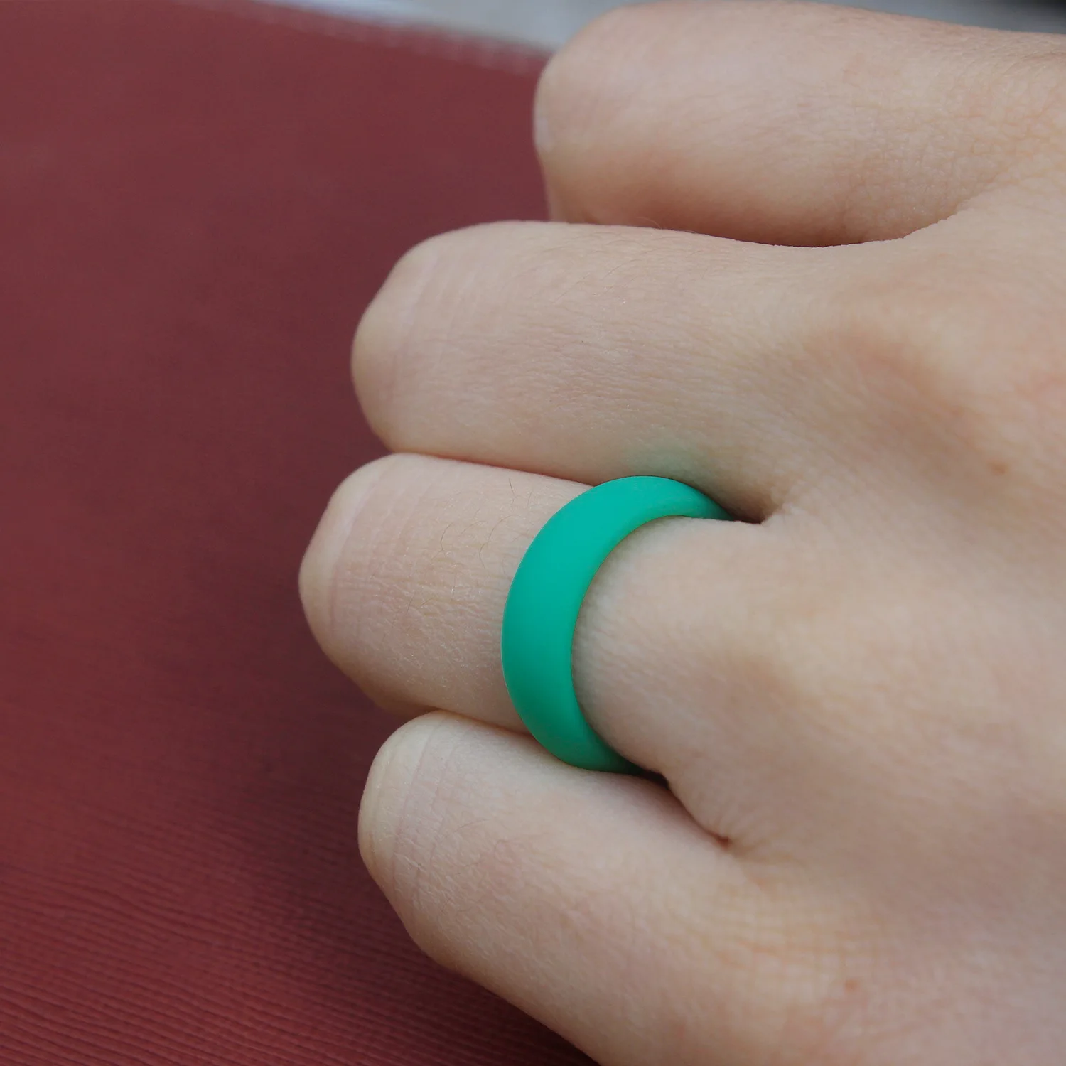 Wholesale custom sport rubber silicon rings wedding bands black men silicone wedding ring for men women