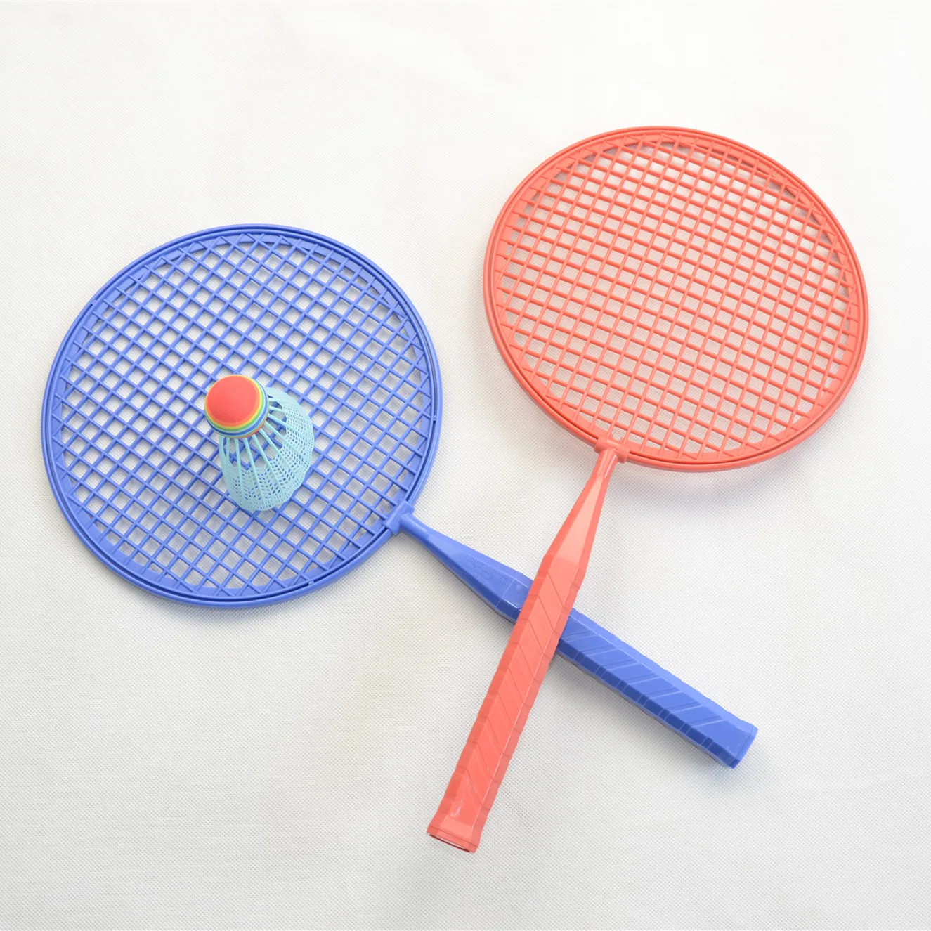 Hot Selling Light Weight Children Plastic Badminton Racket For Kids with 1 shuttle