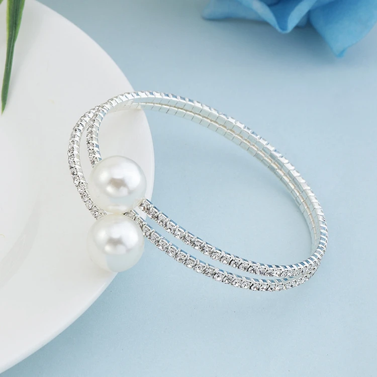 Popular Rhinestone Pearl Multilayer Bracelet in Europe and America Gives Girlfriend Birthday Gift