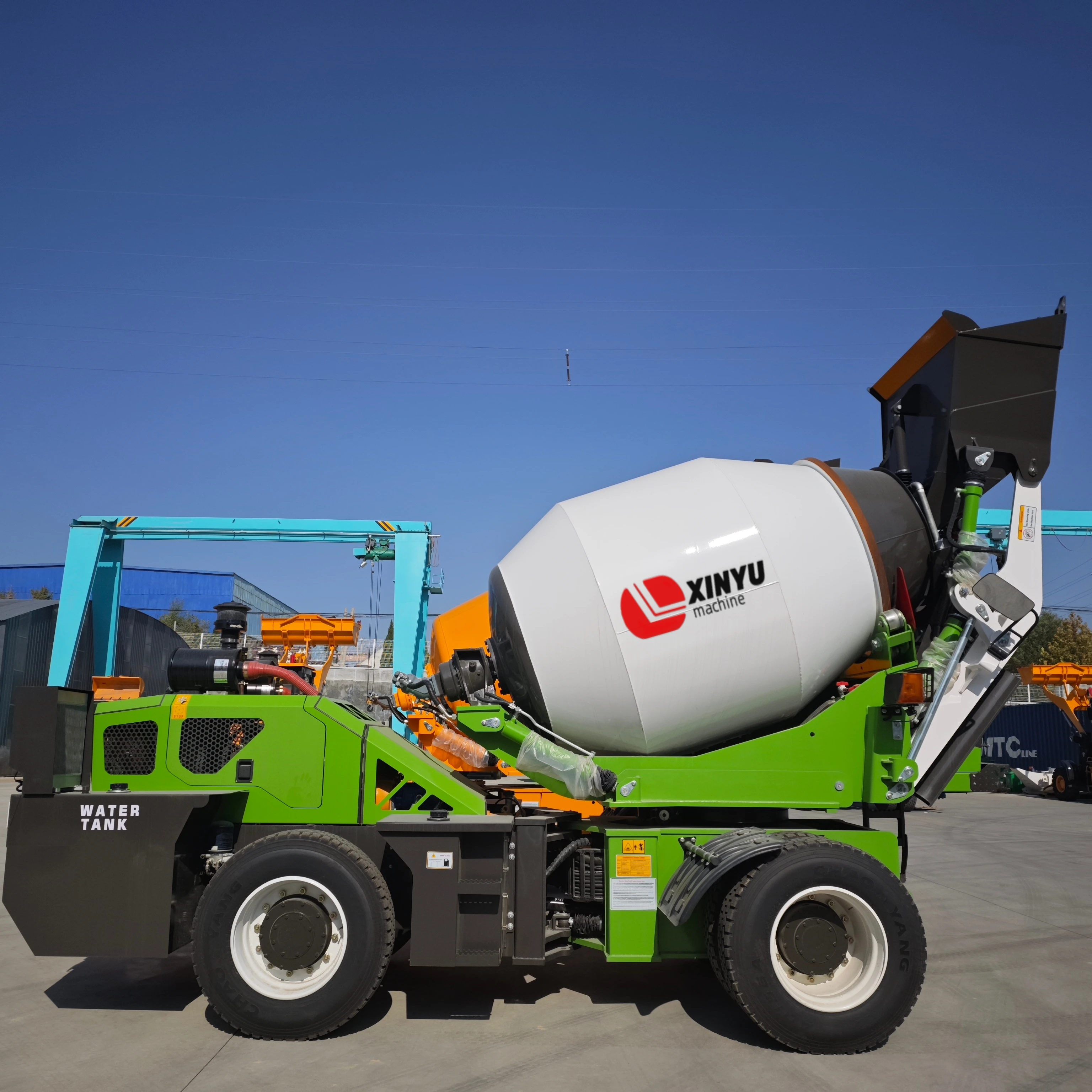 Self Loading Mixing Cement Truck 2.6m3 3.5m3 4m3 Concrete Mixer Car Self-Loading Concrete Mixer Truck