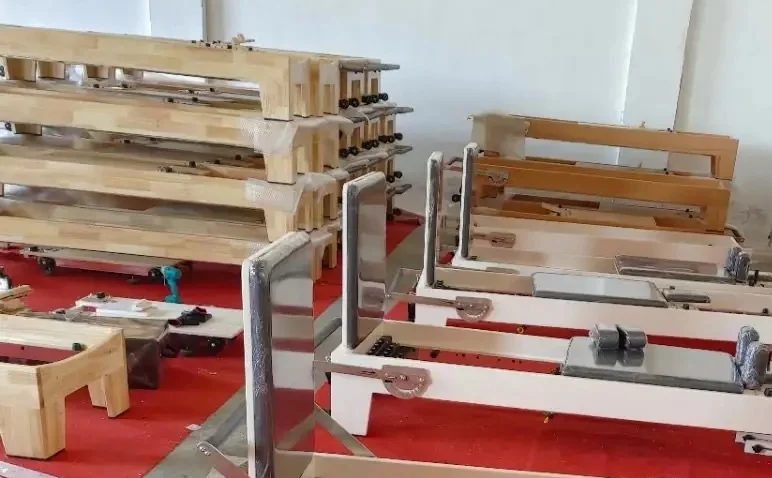 NQ SPORTS Hot Selling Supplier Price Fitness Studio Equipment Wooden Reformer Pilates Core Bed Gym Squat ramp incline