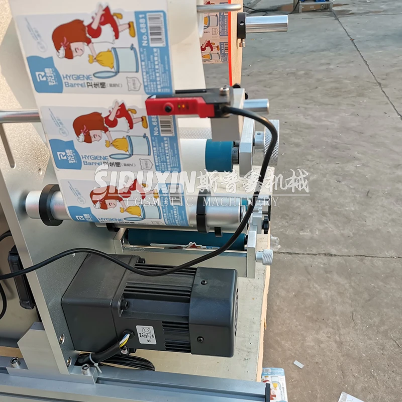 High Speed Semi Automatic Adhesive Wine Round Bottle Labeling Machine Bubble-free Labeling Machine Flat Bottle Labeling Machine
