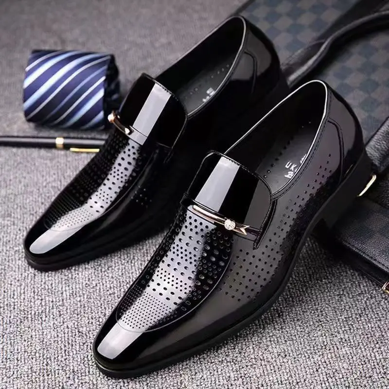 2024 Classic Oxfords Patent Leather Shine Shoes Casual Business Slip On Mens Black Formal Office Work Shoes for Party Wedding