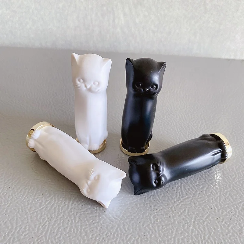P-LAN Stock Hot Sale 11.1mm Black White Cat Matte Lipstick Tubes Custom Logo Plastic Empty Lipstick Packaging Tube