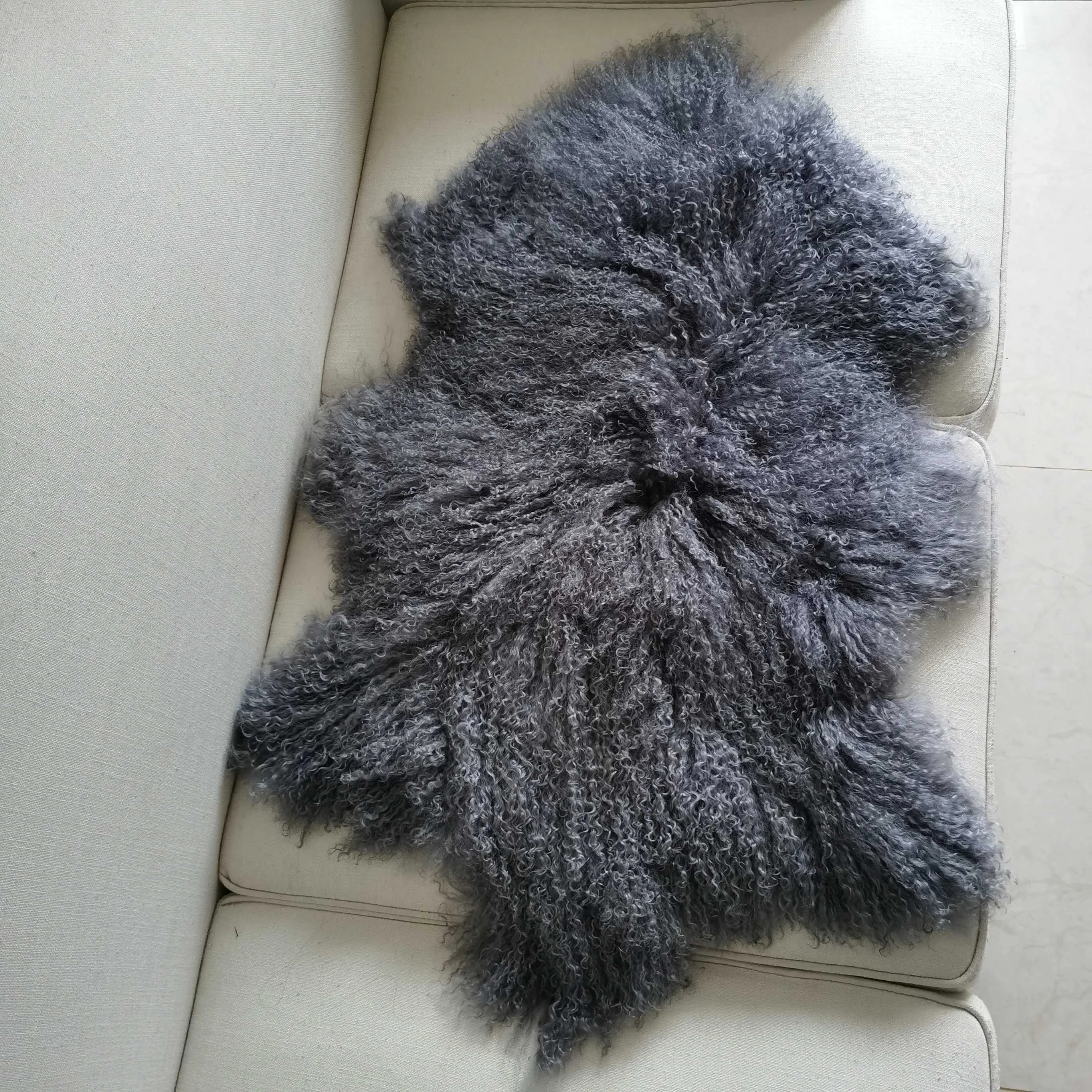 Light Gray Curly Fur Soft Wool Plate Real Mongolian Lamb Skin Curly Fur Rug Tibet Sheepskin Hide