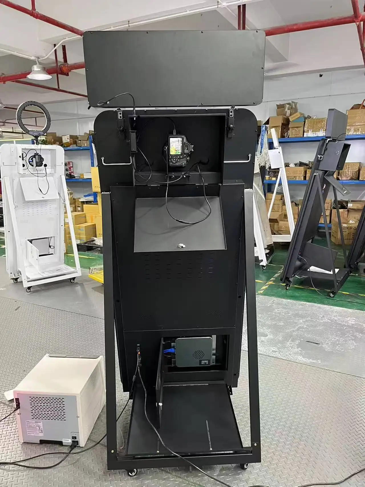 Wholesale Mirror Photo Booth Machine Selfie 70Inch Touch Screen Magic Mirror Photobooth With Camera