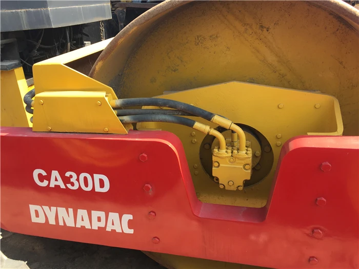 Недорогой б/у дорожный каток CA30 D DYNAPAC CA30D/CA25D CA251D