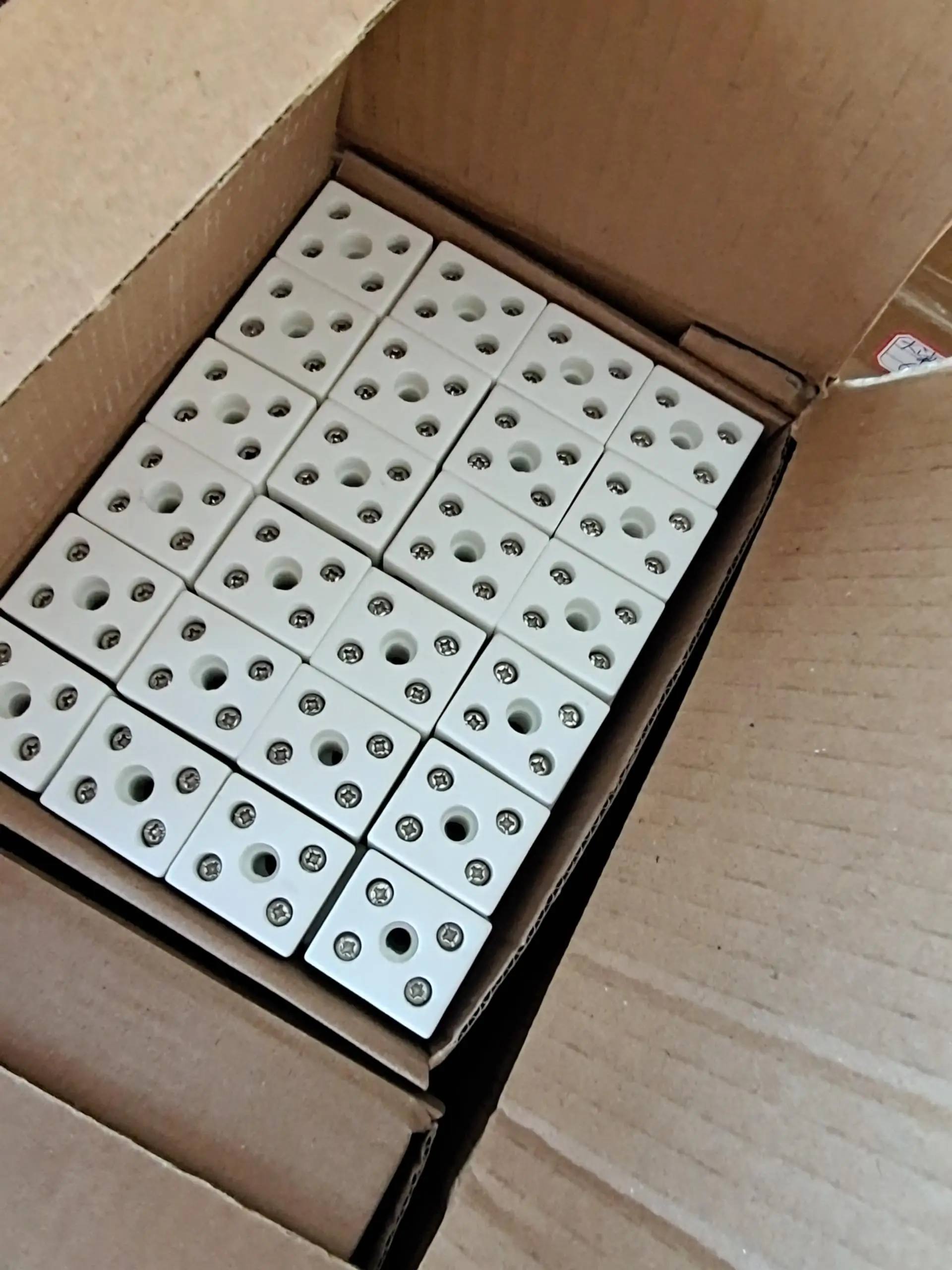 Высокопрочная Клеммная колодка из керамики и