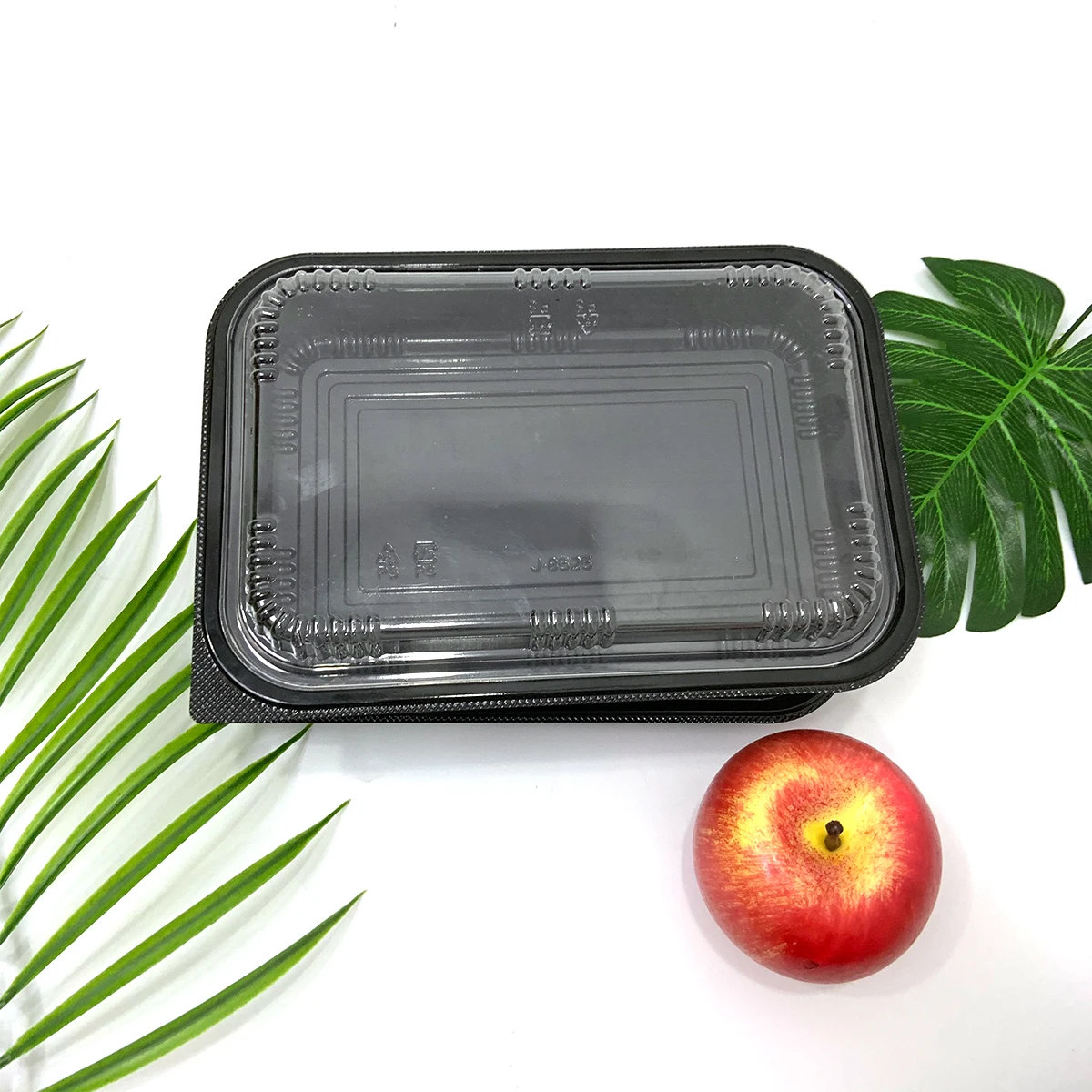 Customized Cheap Plastic Sushi Tray Takeaway Sushi Tray With Clear Lid Disposable Plastic Black and gold Maple Sushi Tray