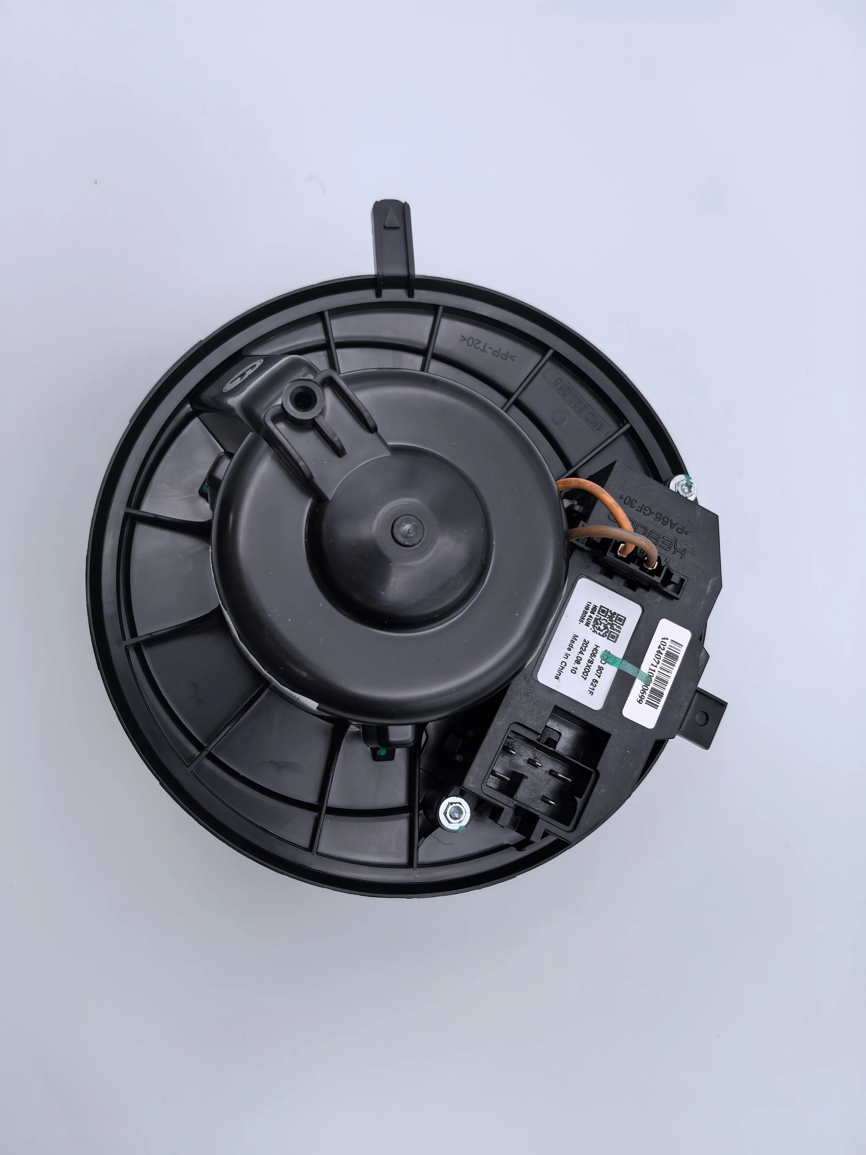 Factory Direct Price auto parts radiator fan 1KD 820 015 A radiator cooling fan for VW