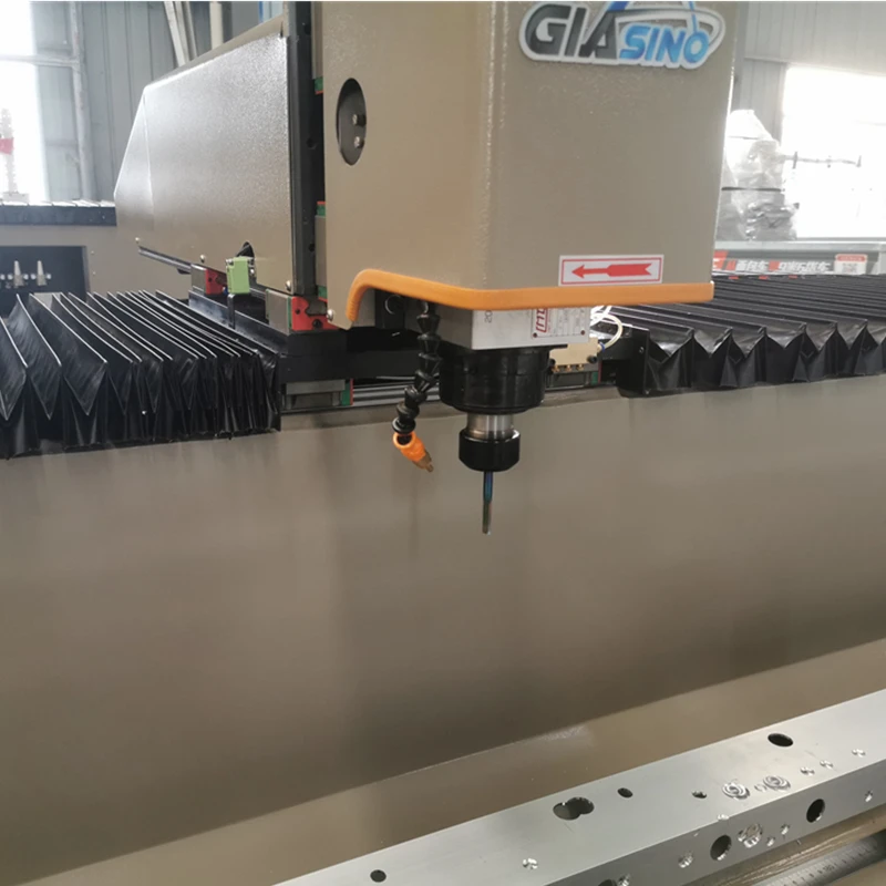  Алюминиевый профиль отверстие для замка CNC сверлильный и фрезерный станок алюминиевых оконных